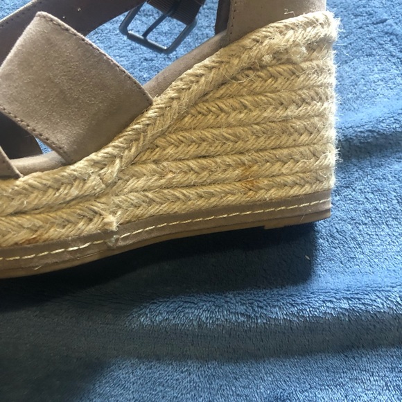 Tan platform wedges - Picture 4 of 5